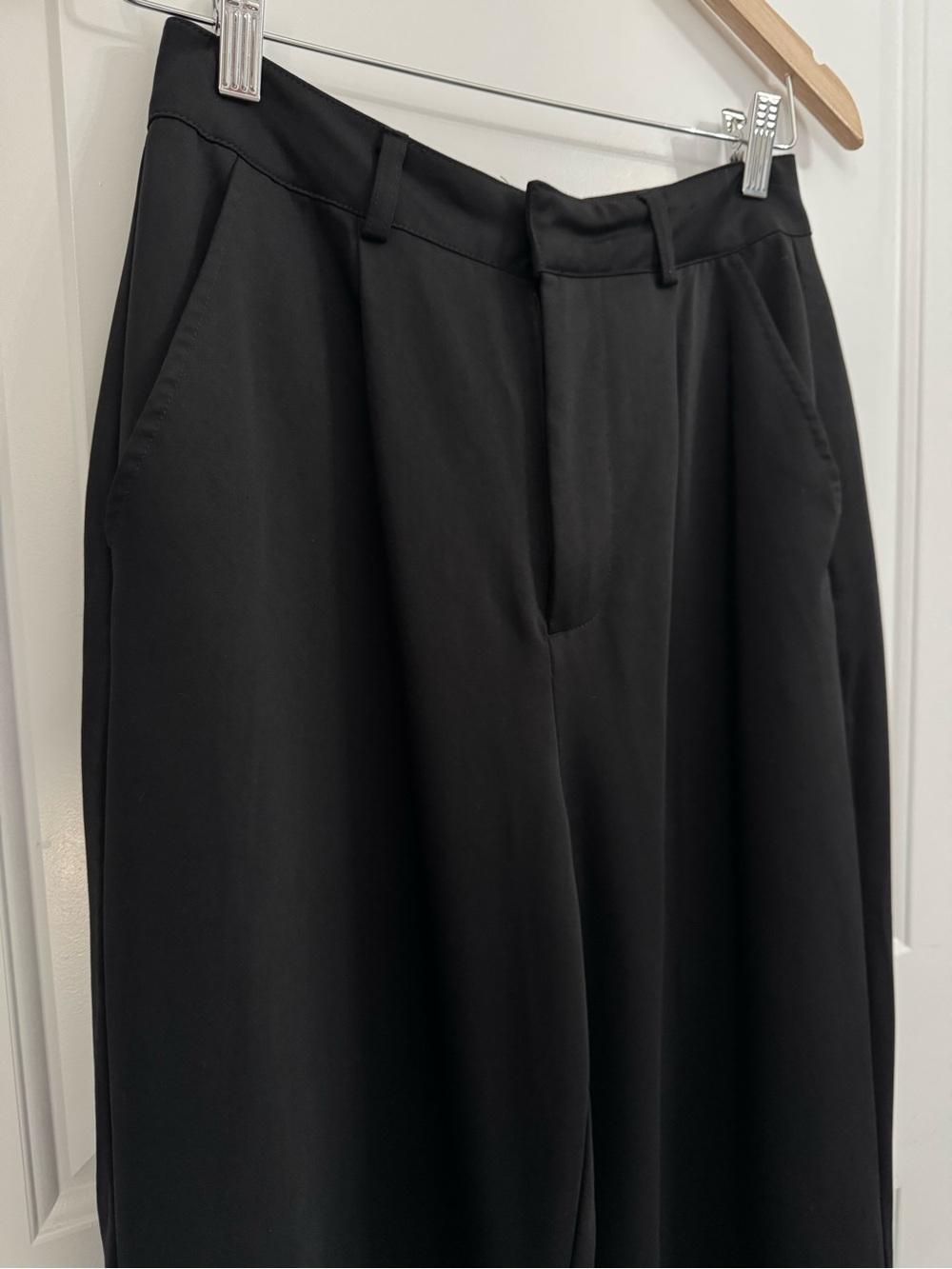 7 for all Mankind Black Wide-Leg Dress Pants with pleats pockets, rayon, Small - Picture 2 of 10